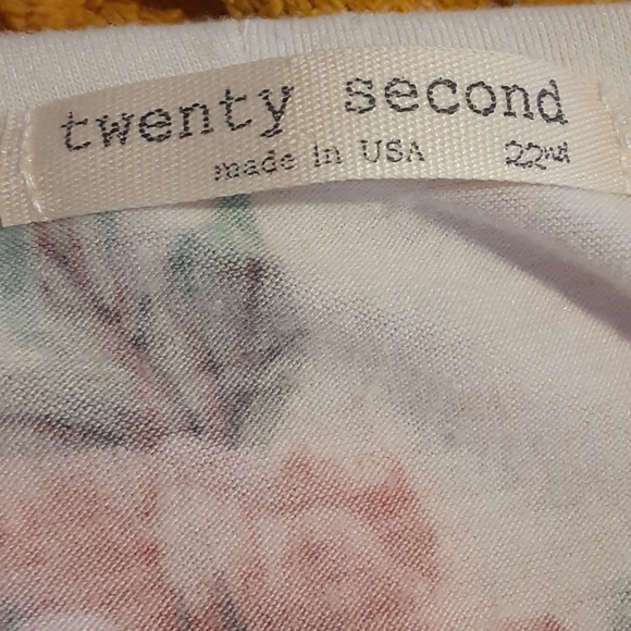 Twenty Second Floral Cold Shoulder Blouse - Picture 2 of 3